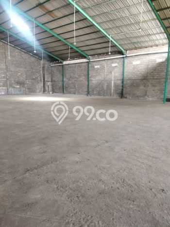 Gudang Area Komersial Kawasan Sukomanunggal, Luas 1100m2m², Jalan Utama Gudang Area Komersial Kawasan Sukomanunggal, Luas 1100m2m², Jalan Utama