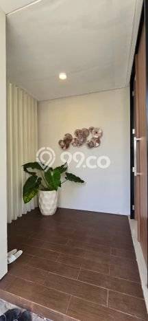 Ready to Use! Luxury House LT 270m2 Desain Elegan di Surabaya Kota Ready to Use! Luxury House LT 270m2 Desain Elegan di Surabaya Kota