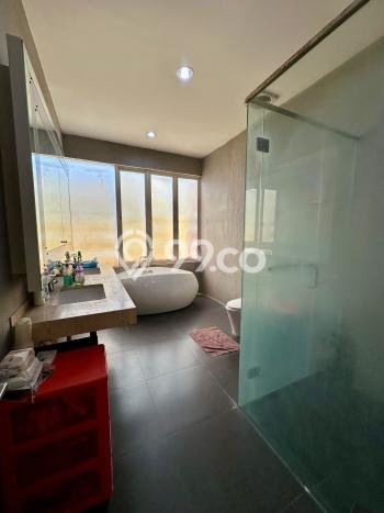 Rumah Luas Tanah 200m2m² di Surabaya Kota, Surabaya - Lokasi Strategis Rumah Luas Tanah 200m2m² di Surabaya Kota, Surabaya - Lokasi Strategis