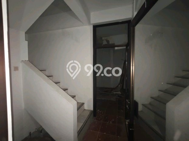 AREA TERSIBUK! Ruko di Tandes, Luas 250m2m², Kawasan Komersial AREA TERSIBUK! Ruko di Tandes, Luas 250m2m², Kawasan Komersial