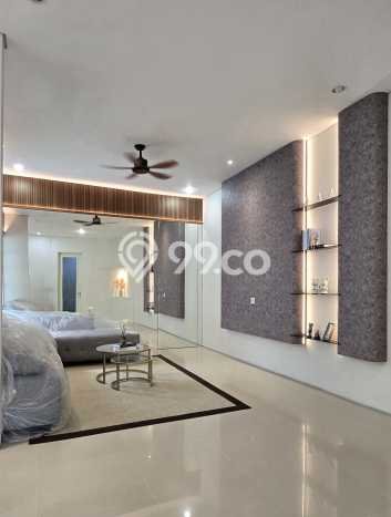 Ready to Use! Luxury House LT 270m2 Desain Elegan di Surabaya Kota Ready to Use! Luxury House LT 270m2 Desain Elegan di Surabaya Kota