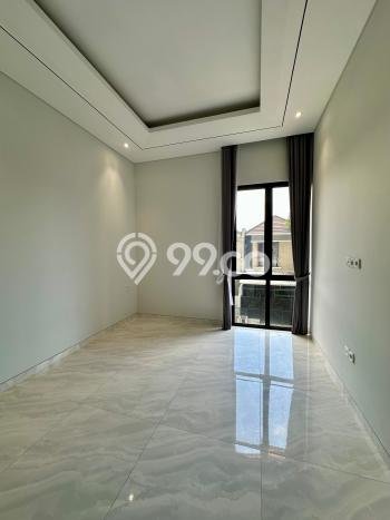 Rumah EXCLUSIVE! di , Surabaya, LT 157m2m² Bangunan 215m2m², HARGA SPESIAL Rumah EXCLUSIVE! di , Surabaya, LT 157m2m² Bangunan 215m2m², HARGA SPESIAL