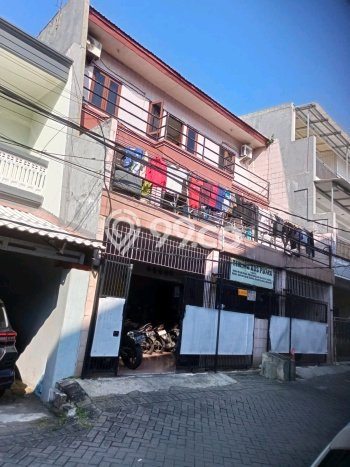 Best Deal Hunian Premium Ideal dan Luas di Wonocolo, Surabaya Best Deal Hunian Premium Ideal dan Luas di Wonocolo, Surabaya