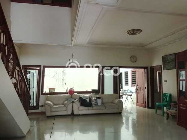 PROMO SPESIAL! Rumah Siap Huni lokasi Dukuh Pakis, Surabaya, LT 200m2m² Bangunan 250m2m² PROMO SPESIAL! Rumah Siap Huni lokasi Dukuh Pakis, Surabaya, LT 200m2m² Bangunan 250m2m²