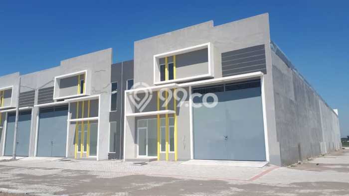 LOKASI STRATEGIS! Gudang Kawasan , Luas 360m2m², Jalan Utama LOKASI STRATEGIS! Gudang Kawasan , Luas 360m2m², Jalan Utama