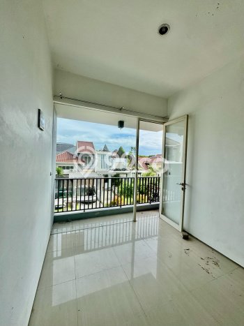 Rumah Mewah LB 240m2 Siap Huni Desain Elegan di Citraland, Surabaya Rumah Mewah LB 240m2 Siap Huni Desain Elegan di Citraland, Surabaya