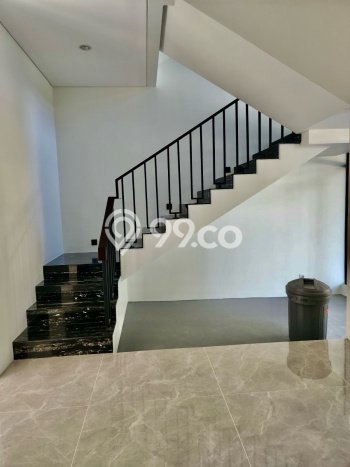 Jual Rumah Mewah Elegan Dengan View Eksklusif di Citraland, Surabaya Jual Rumah Mewah Elegan Dengan View Eksklusif di Citraland, Surabaya