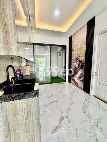 Rumah Luxury Modern Tanpa Renovasi di Citraland Surabaya Rumah Luxury Modern Tanpa Renovasi di Citraland Surabaya