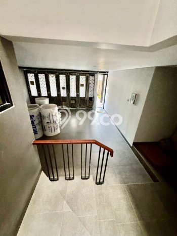 Rumah Elit Modern Tanpa Renovasi di Citraland Surabaya Rumah Elit Modern Tanpa Renovasi di Citraland Surabaya