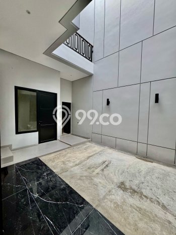 Rumah Elit Modern Tanpa Renovasi di Citraland Surabaya Rumah Elit Modern Tanpa Renovasi di Citraland Surabaya