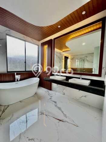 Dijual Rumah Mewah Megah Dengan View Cantik di Citraland, Surabaya Dijual Rumah Mewah Megah Dengan View Cantik di Citraland, Surabaya