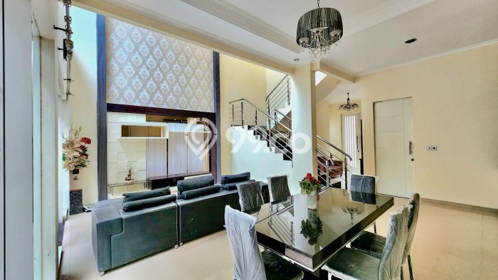 Rumah Luxury Modern Tanpa Renovasi di Citraland Surabaya Rumah Luxury Modern Tanpa Renovasi di Citraland Surabaya