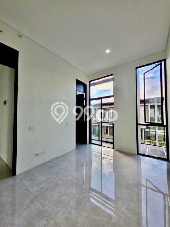 Rumah sewa siap huni 3 KT di Citraland, Surabaya Rumah sewa siap huni 3 KT di Citraland, Surabaya