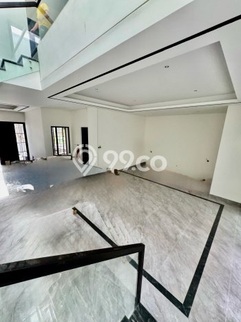 Rumah Elit Modern Tanpa Renovasi di Citraland Surabaya Rumah Elit Modern Tanpa Renovasi di Citraland Surabaya