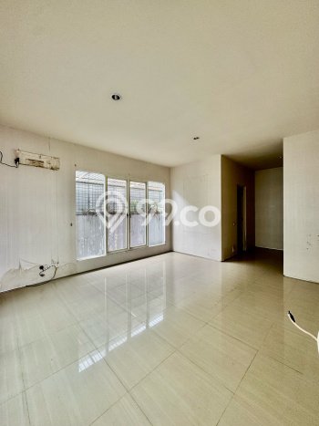 Rumah Mewah LB 240m2 Siap Huni Desain Elegan di Citraland, Surabaya Rumah Mewah LB 240m2 Siap Huni Desain Elegan di Citraland, Surabaya