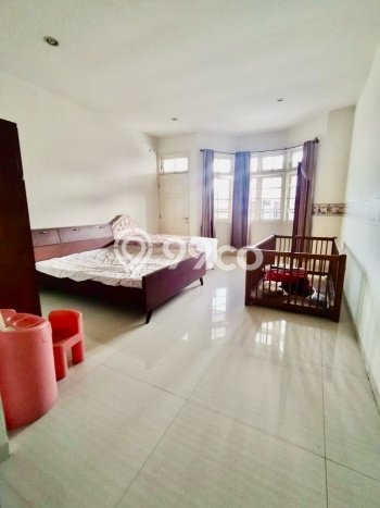 Hunian Mewah LB 300m2 Siap Huni Desain Elegan di Darmo permai, Surabaya Hunian Mewah LB 300m2 Siap Huni Desain Elegan di Darmo permai, Surabaya
