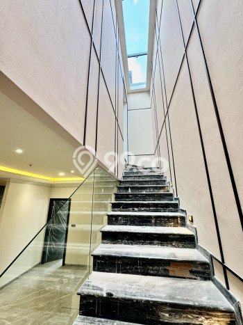 Rumah Luxury Modern Siap Huni di Citraland Surabaya Rumah Luxury Modern Siap Huni di Citraland Surabaya