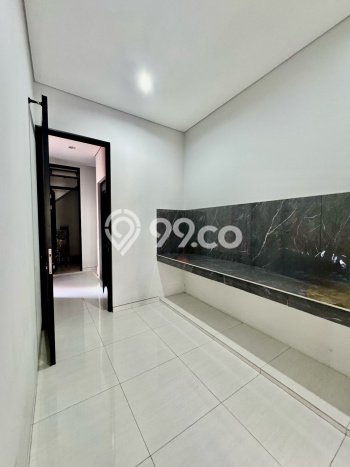 Hunian Mewah LB 340m2 Siap Huni Desain Elegan di Citraland, Surabaya Hunian Mewah LB 340m2 Siap Huni Desain Elegan di Citraland, Surabaya