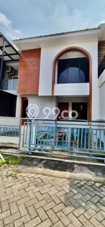 Rumah Modern 3 KT di Citraland Surabaya Unfurnished Rumah Modern 3 KT di Citraland Surabaya Unfurnished