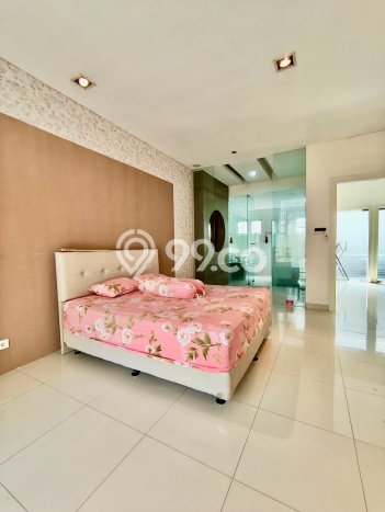 Rumah Kontrakan Surabaya LT 180m2 LB 240m2 Kawasan Pakuwon Indah Rumah Kontrakan Surabaya LT 180m2 LB 240m2 Kawasan Pakuwon Indah