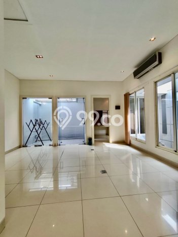 Rumah Kontrakan Surabaya LT 180m2 LB 240m2 Kawasan Pakuwon Indah Rumah Kontrakan Surabaya LT 180m2 LB 240m2 Kawasan Pakuwon Indah