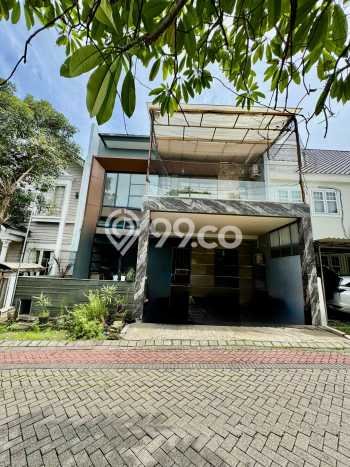 Rumah Mewah LB 330m2 Siap Huni Desain Elegan di Citraland, Surabaya Rumah Mewah LB 330m2 Siap Huni Desain Elegan di Citraland, Surabaya