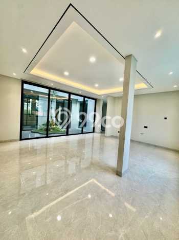 Rumah Luxury Modern Tanpa Renovasi di Citraland Surabaya Rumah Luxury Modern Tanpa Renovasi di Citraland Surabaya