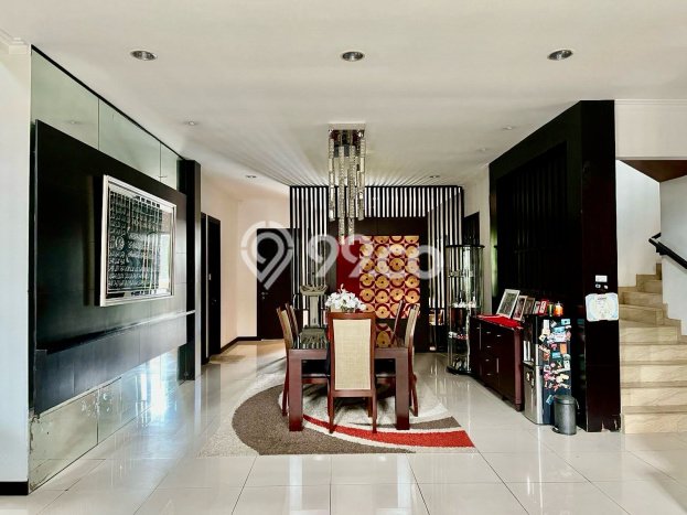 Bisa KPR! Rumah , Surabaya, LT 450m2m² LB 550m2m² Bisa KPR! Rumah , Surabaya, LT 450m2m² LB 550m2m²