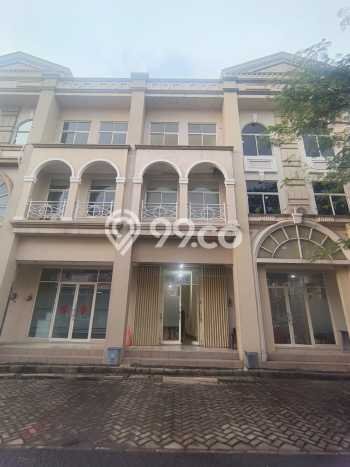SEWA TERJANGKAU! Ruko Kawasan , Luas 135m2m², Lokasi Komersial SEWA TERJANGKAU! Ruko Kawasan , Luas 135m2m², Lokasi Komersial