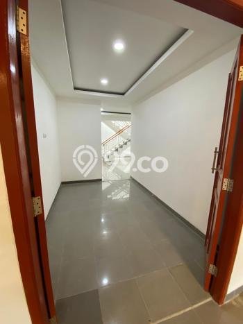 For Sale Rumah 4 Kamar Lokasi Ideal Bagus dan Strategis di Rawalumbu For Sale Rumah 4 Kamar Lokasi Ideal Bagus dan Strategis di Rawalumbu