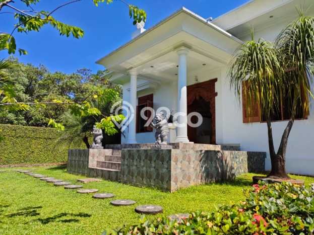 Ready to Use! Luxury House LT 849m2 Desain Elegan di Sentul City Ready to Use! Luxury House LT 849m2 Desain Elegan di Sentul City