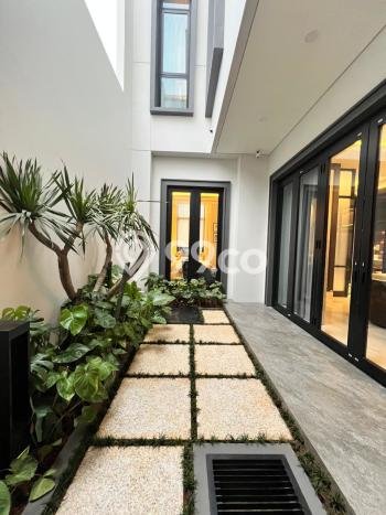 Ready to Use! Luxury House LT 240m2 Desain Elegan di Gading Serpong The Spring Ready to Use! Luxury House LT 240m2 Desain Elegan di Gading Serpong The Spring