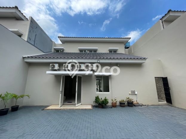 For Sale! Luxury House LT 300m2 Desain Elegan di Gading Serpong The Spring For Sale! Luxury House LT 300m2 Desain Elegan di Gading Serpong The Spring