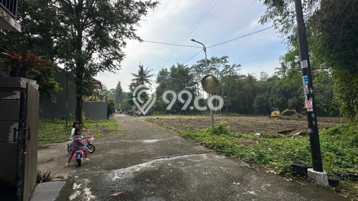 Tanah Kosong Dijual di Sleman dengan Area 114m2 Tanah Kosong Dijual di Sleman dengan Area 114m2