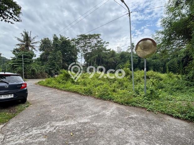 Lahan Kosong Dijual di Sleman, Sleman, Luas 121m2 Area Strategis Lahan Kosong Dijual di Sleman, Sleman, Luas 121m2 Area Strategis
