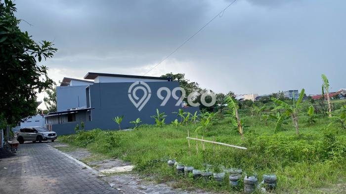 LOKASI STRATEGIS! Tanah di , Luas 214m2m², Tepi Jalan Raya LOKASI STRATEGIS! Tanah di , Luas 214m2m², Tepi Jalan Raya