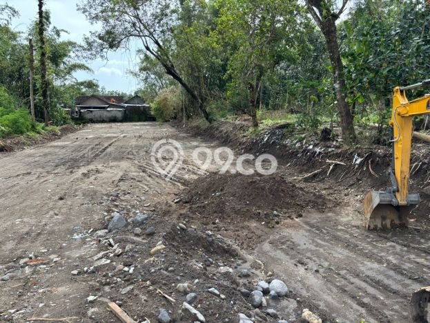 Lahan Kosong Dijual di Sleman dengan Area 121m2 Lahan Kosong Dijual di Sleman dengan Area 121m2