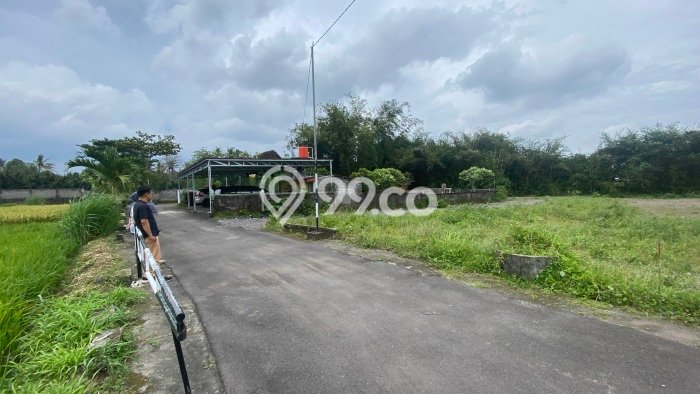 Lahan Kosong Dijual di Kalasan, Sleman, Luas 112m2 Area Strategis Lahan Kosong Dijual di Kalasan, Sleman, Luas 112m2 Area Strategis
