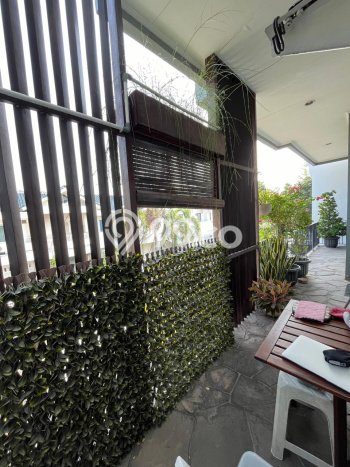 Rumah Mewah LB 200m2 Siap Huni Desain Elegan di Joglo, Jakarta Barat Rumah Mewah LB 200m2 Siap Huni Desain Elegan di Joglo, Jakarta Barat