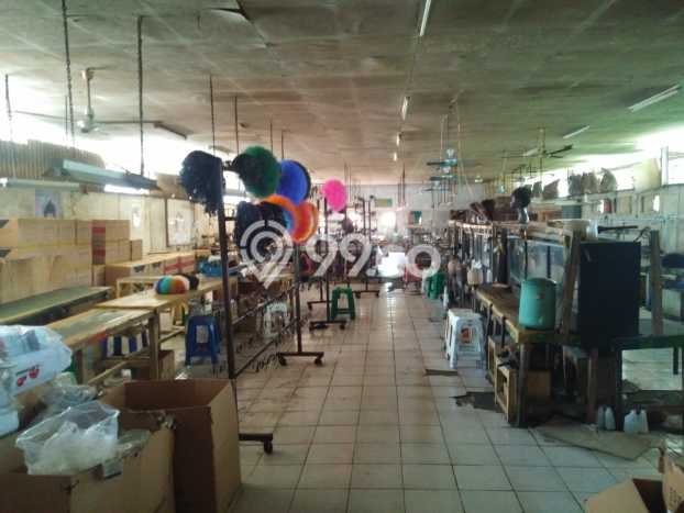 Area Ramai! Pabrik Dijual di Tapos untuk Bisnis Luas Bangunan 500m2 Area Ramai! Pabrik Dijual di Tapos untuk Bisnis Luas Bangunan 500m2