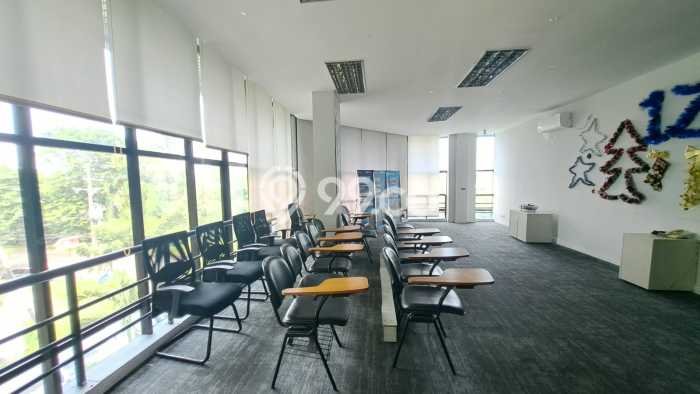 Untuk Dijual! Kantor di Jemursari Surabaya LT 589m2 / LB 794m2 Kawasan Strategis Untuk Dijual! Kantor di Jemursari Surabaya LT 589m2 / LB 794m2 Kawasan Strategis