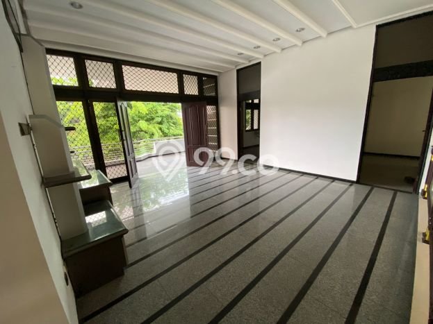 Dijual Rumah Premium dengan Fasilitas Sekitar Komplit di Sawahan, Surabaya Dijual Rumah Premium dengan Fasilitas Sekitar Komplit di Sawahan, Surabaya