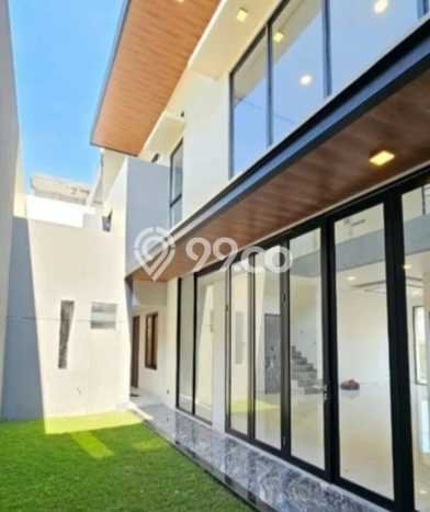 Rumah Mewah Dijual LT 240m2 di Gubeng, Surabaya Rumah Mewah Dijual LT 240m2 di Gubeng, Surabaya