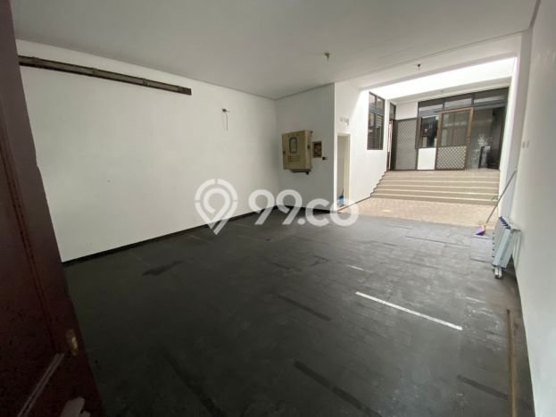 Dijual Rumah Premium dengan Fasilitas Sekitar Komplit di Sawahan, Surabaya Dijual Rumah Premium dengan Fasilitas Sekitar Komplit di Sawahan, Surabaya