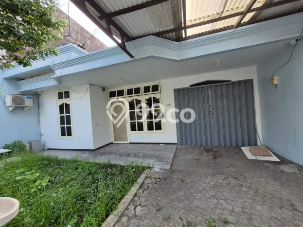 Dijual Rumah Minimalis Bagus Punya 4 KT di Dukuh Pakis Surabaya SHM Dijual Rumah Minimalis Bagus Punya 4 KT di Dukuh Pakis Surabaya SHM