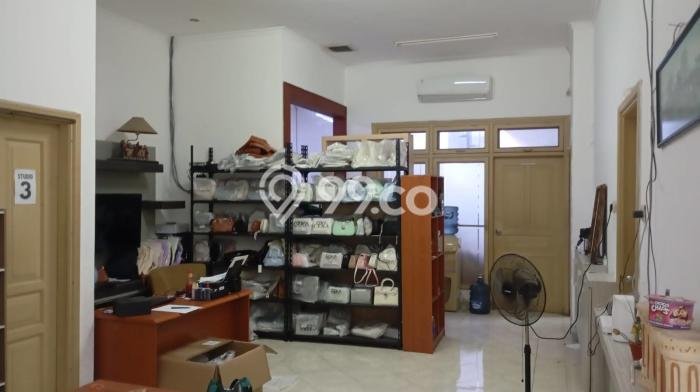 Rumah Disewakan Surabaya LT 230m2 LB 230m2 Area Wonorejo Rumah Disewakan Surabaya LT 230m2 LB 230m2 Area Wonorejo