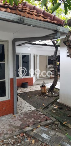 Rumah Luxury Modern Siap Huni di Kendangsari Surabaya Rumah Luxury Modern Siap Huni di Kendangsari Surabaya