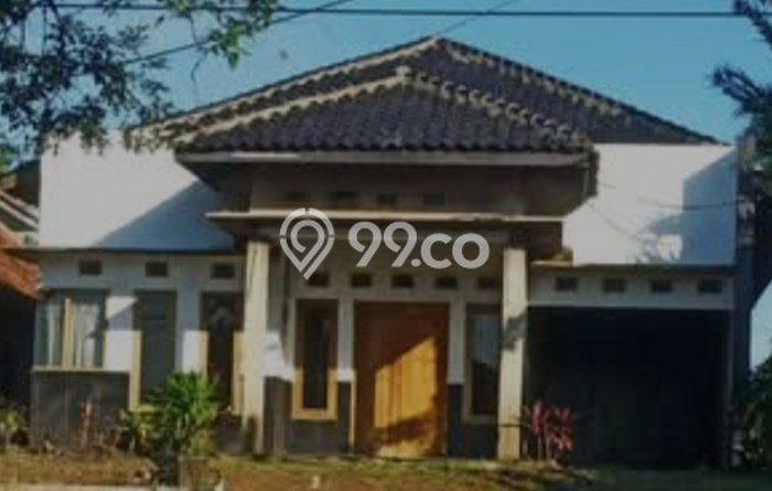 For Sale Rumah 4 Kamar Lokasi Strategis Bagus dan Strategis di Sumedang Selatan For Sale Rumah 4 Kamar Lokasi Strategis Bagus dan Strategis di Sumedang Selatan