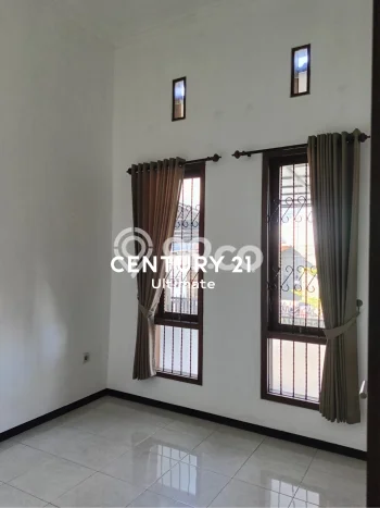Disewakan! Rumah 2 Kamar Tidur &
1 Kamar Mandi di Dieng, Malang Disewakan! Rumah 2 Kamar Tidur &
1 Kamar Mandi di Dieng, Malang