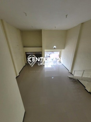 Disewakan Ruko di Kawasan Ramai Malang Kota Luas 200m2 Disewakan Ruko di Kawasan Ramai Malang Kota Luas 200m2